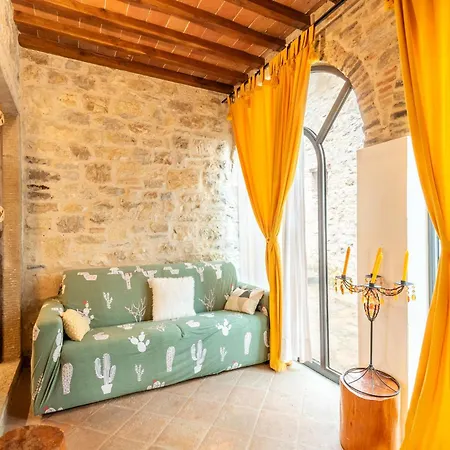 Tuscan Style Apartment, Shared Pool * Gaiole in Chianti