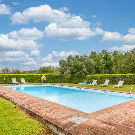 Tuscan Style Apartment, Shared Pool Апартаменты