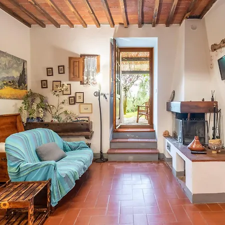 Апартаменты Tuscan Style Apartment, Shared Pool *