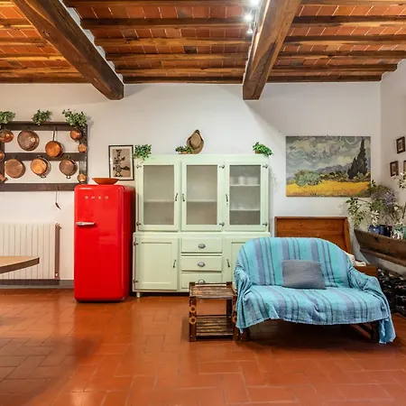 Апартаменты Tuscan Style Apartment, Shared Pool Гайоле-ин-Кьянти