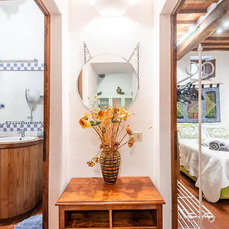 Апартаменты Tuscan Style Apartment, Shared Pool