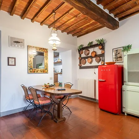 Tuscan Style Apartment, Shared Pool Gaiole in Chianti