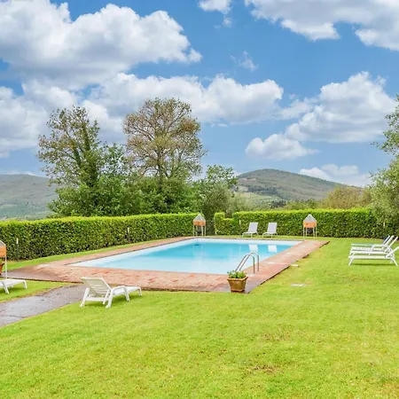 Tuscan Style Apartment, Shared Pool Appartement